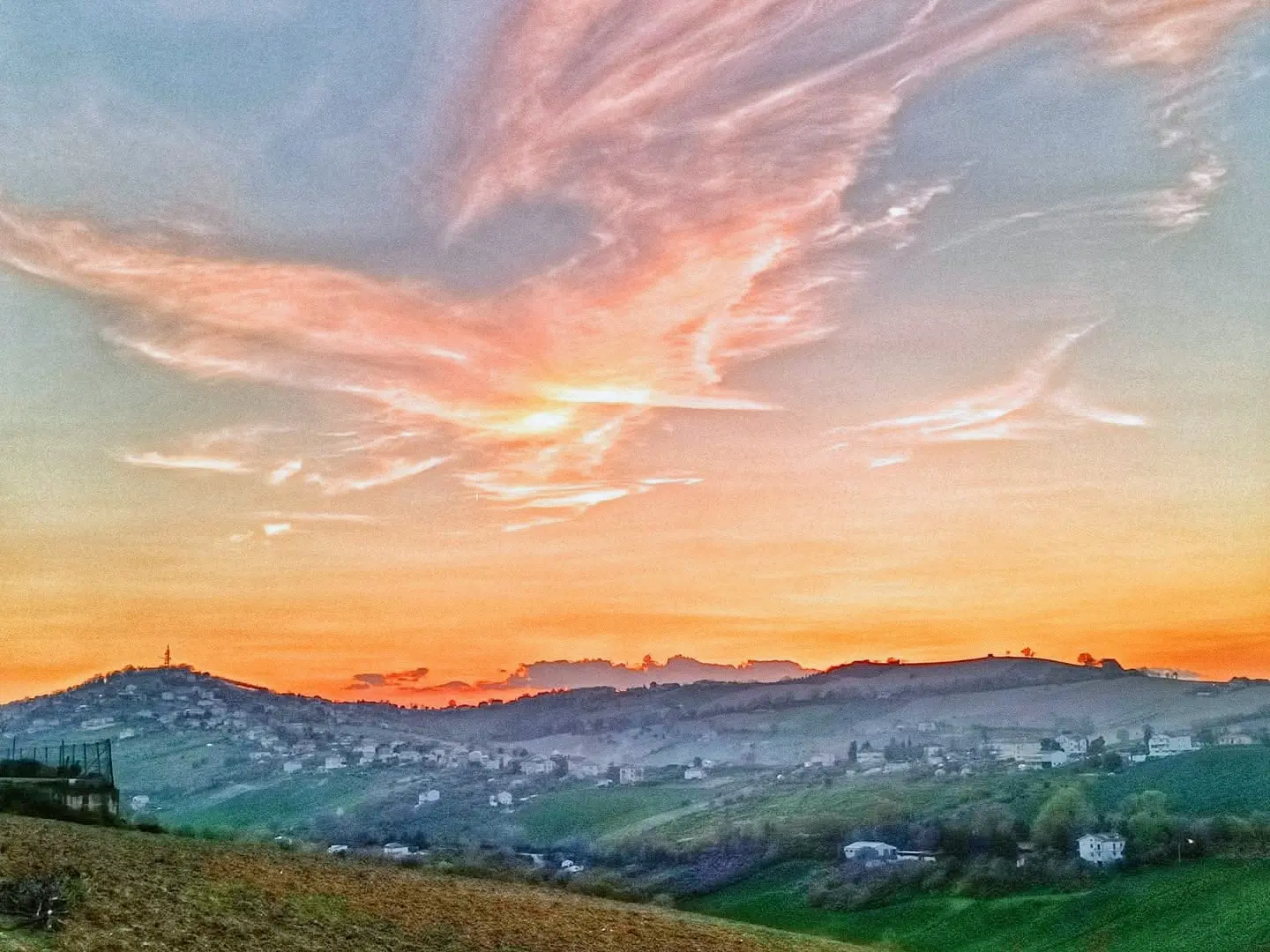 Strani effetti dal cielo, giocoliere del fuoco,gli arcieri cavalcata dell' Assunta,bandiere al vento, onde di cristallo del mare. — immagine 1