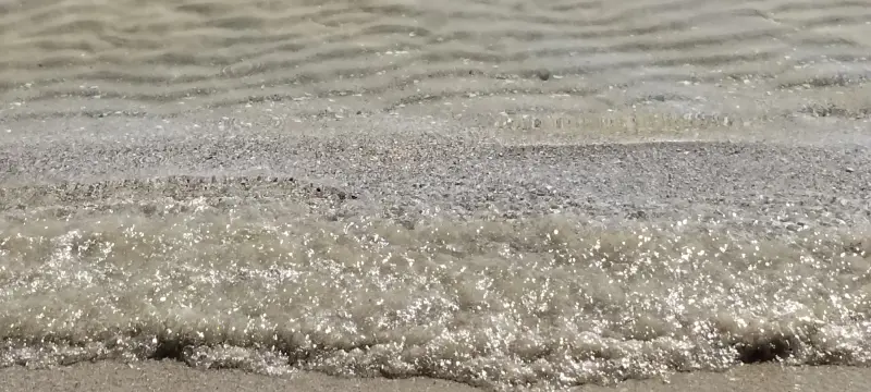 Strani effetti dal cielo, giocoliere del fuoco,gli arcieri cavalcata dell' Assunta,bandiere al vento, onde di cristallo del mare.