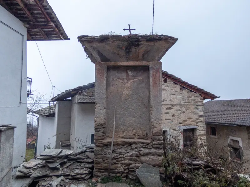 Ci avete seppellito, ma non sapevate che eravamo semi