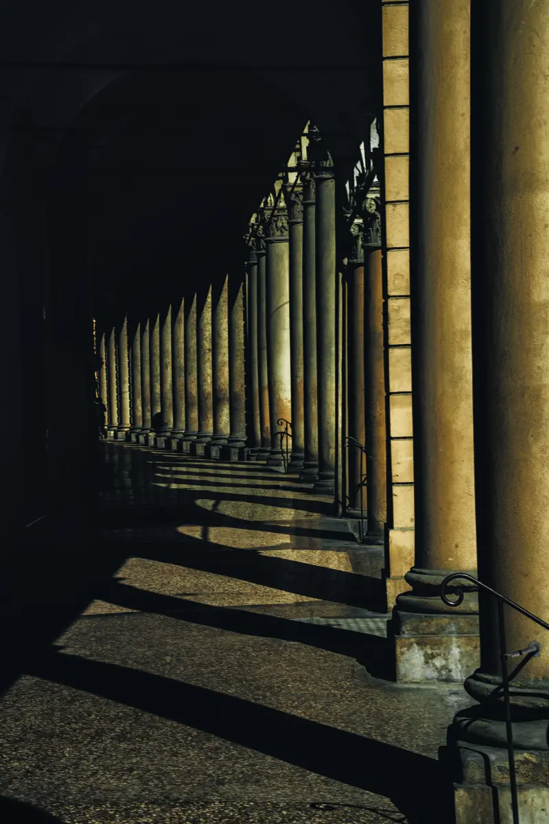 Luci e ombre per la città
